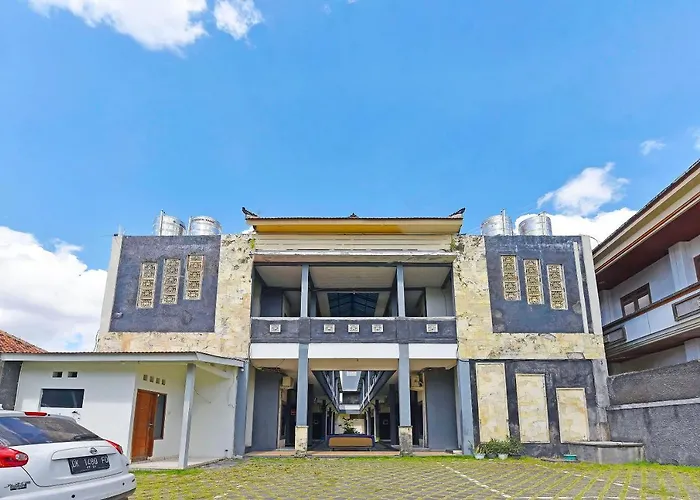 Super Oyo 91495 Indah Hotel 2*