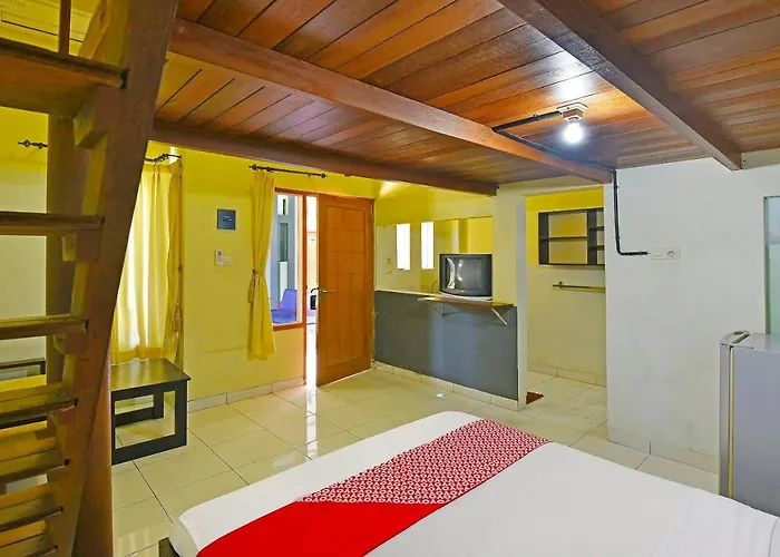 Super Oyo 91495 Indah Hotel 2*