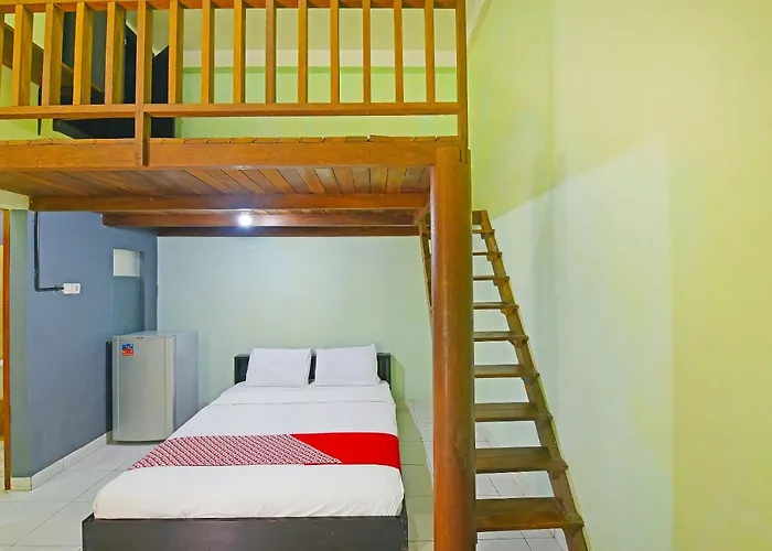 Super Oyo 91495 Indah Hotel 2*
