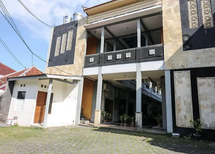 Super Oyo 91495 Indah Hotel