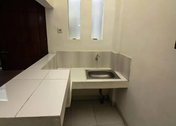 Super Oyo 91495 Indah Hotel